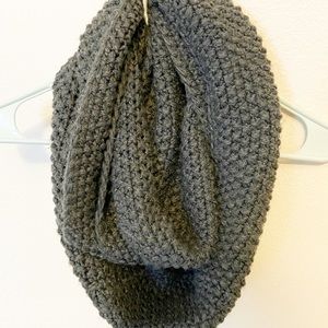 Old Navy knobby knit infinity scarf unisex